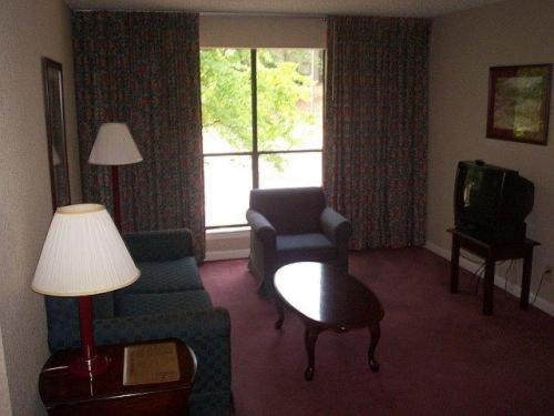 Rime Garden Inn & Suites Irondale 객실 사진
