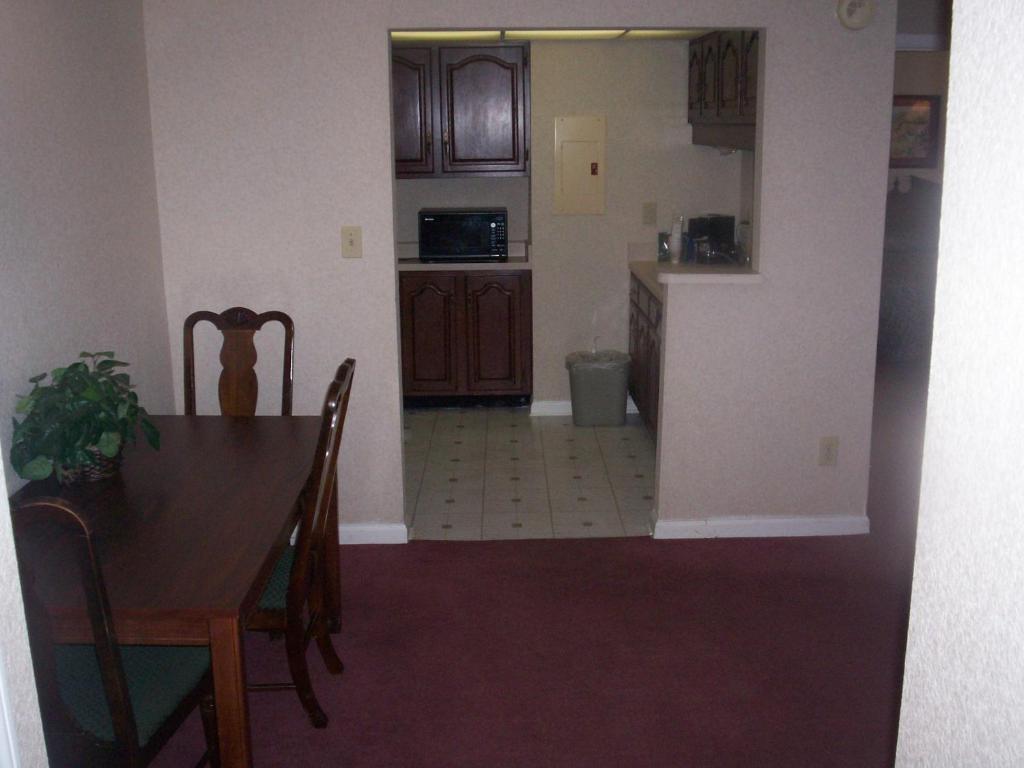 Rime Garden Inn & Suites Irondale 객실 사진